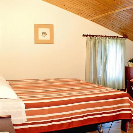 Apartment In La Ginestra In