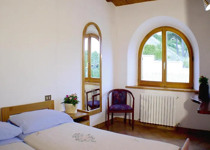 Apartment In Marche With Scenic Hiking Trails